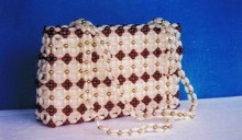 Kết túi xách bằng hạt bẹt